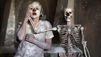 Clownstrum, clownerie post apocalyptique de Louis Arene et Lionel Lingelser - Critique sortie Théâtre Paris Théâtre du lycée Jacques Decour