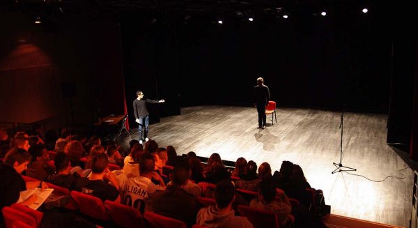 La Face cachée du plateau, une conférence-spectacle sur les métiers techniques du spectacle vivant