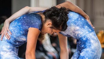 Screws d’Alexander Vantournhout, une expérience stimulante - Critique sortie Danse Paris Le CENT-QUATRE Hors les Murs. La Conciergerie