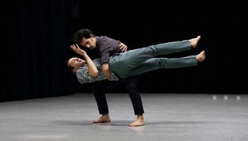 Toute l’eau et rien que des gouttes d’Harris Gkekas - Critique sortie Danse Paris Le Carreau du Temple