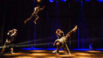 Backbone de Gravity & Other Myths - Critique sortie Cirque Nîmes
