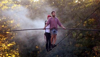 Une pelle d’ Olivier Debelhoir - Critique sortie  Auch