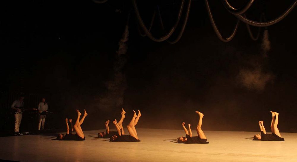 Vague intérieur vague de Julie Nioche - Critique sortie Danse Montreuil Nouveau Théâtre de Montreuil