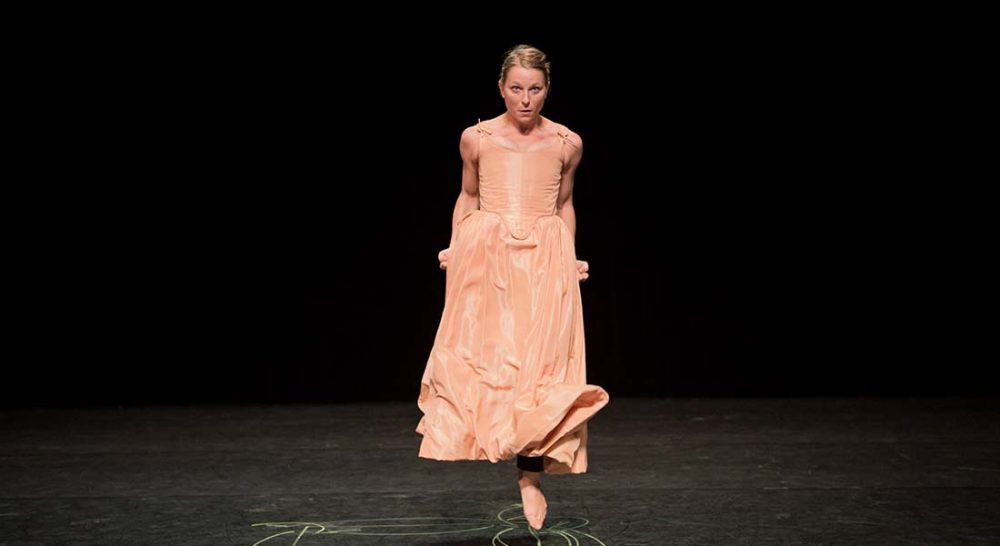 Quatre-un, dialogue entre Mickaël Phelippeau et Béatrice Massin - Critique sortie Danse Ris Orangis Scène Nationale de l'Essonne - Centre culturel Robert Desnos