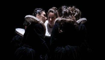 THE WORLD WAS ON FIRE de Nina Vallon - Critique sortie Danse Paris Festival Faits d’Hiver - Atelier de Paris - La Cartoucherie
