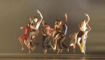 Political Mother Unplugged d’Hofesh Shechter - Critique sortie Danse Paris Théâtre de la Ville Les Abbesses