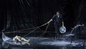 INK, chorégraphie de Dimitris Papaioannou - Critique sortie Danse Avignon Festival d’Avignon. La Fabrica