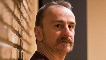 La Petite dans la forêt profonde, de Philippe Minyana, mise en scène de Pantelis Dentakis - Critique sortie Théâtre Avignon Festival d’Avignon. Gymnase du lycée St-Joseph