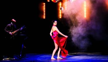 La Reine de la piste de Pierre Notte avec Helena Noguerra - Critique sortie Théâtre Longuénée-en-Anjou Château du Plessis-Macé