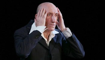 Le jour où j’ai appris que j’étais juif de et par Jean-François Derec, mise en scène Georges Lavaudant - Critique sortie Théâtre Avignon Théâtre du Chêne Noir