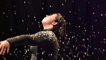 Le silence des confettis de Caroline Cano - Critique sortie Théâtre Montpellier La Bulle Bleue