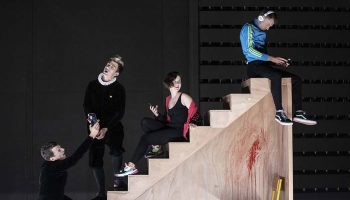 Un Hamlet de moins d’Olivier Saccomano (texte) et Nathalie Garraud (mes) - Critique sortie Théâtre Montpellier Théâtre des 13 Vents