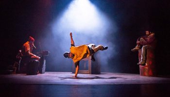 8 novembre d’Hakim Bah mis en scène par Cédric Brossard - Critique sortie Théâtre Avignon L’Entrepôt