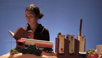 La Conquête, un spectacle conçu par Nicolas Alline et Dorothée Saysombat - Critique sortie Théâtre Avignon Le Nouveau Grenier