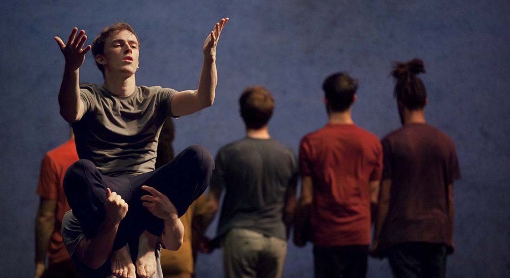 Happy de Fouad Boussouf au Musée du Louvre - Critique sortie Danse Paris Musée du Louvre