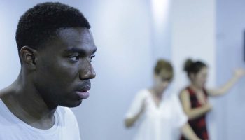 L’homme qui dormait sous mon lit de Pierre Notte - Critique sortie Théâtre Avignon Théâtre des Halles