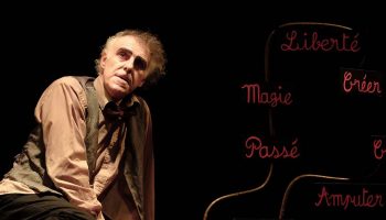 Liberté ! (Avec un point d’exclamation) de et avec Gauthier Fourcade, mise en scène William Mesguich - Critique sortie Théâtre Avignon Essaïon Avignon Théâtre