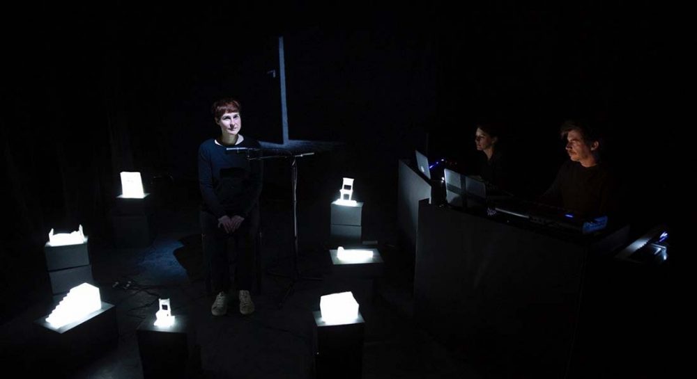 Noir et humide de Jon Fosse mis en scène par Frédéric Garbe - Critique sortie Avignon / 2021 Avignon Avignon off. Théâtre Transversal