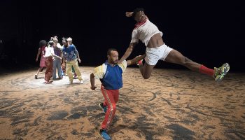 Akzak, l’impatience d’une jeunesse reliée, propos recueillis avec Héla Fattoumi et Eric Lamoureux - Critique sortie Danse Belfort Centre chorégraphique national de Bourgogne Franche-Comté