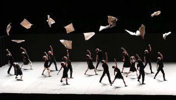 La Batsheva Dance Company d’Ohad Naharin revient à Chaillot avec Venezuela - Critique sortie Danse Paris Chaillot - Théâtre national de la danse