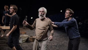 Hamlet mis en scène par Luca Giacomoni est au Monfort - Critique sortie Théâtre Paris Le Monfort Théâtre