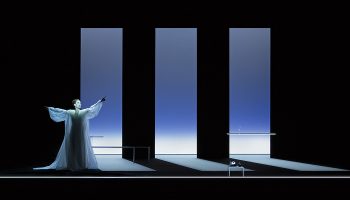 I was sitting on my patio this guy appeared I thought I was hallucinating de Robert Wilson, mise en scène Robert Wilson et Lucinda Childs - Critique sortie Théâtre Paris Théâtre de la Ville - Espace Cardin