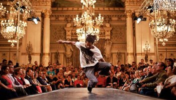 Défilé chorégraphique, direction artistique Mourad Merzouki - Critique sortie Danse Lyon