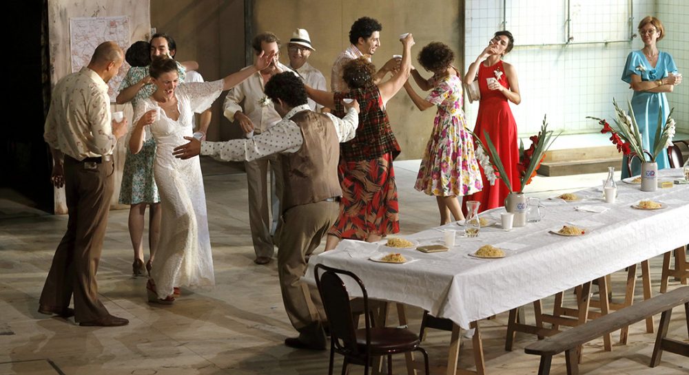 Huit heures ne font pas un jour, texte de Rainer Werner Fassbinder, mise en scène Julie Deliquet - Critique sortie Théâtre saint denis Théâtre Gérard-Philipe – Centre dramatique national de Saint-Denis