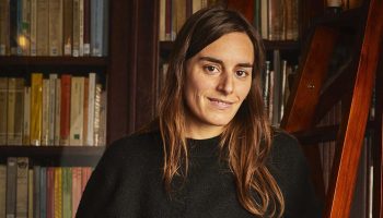 A la carabine de Pauline Peyrade - Critique sortie  Paris ARTCENA - Centre national des arts du cirque - de la rue et du théâtre.