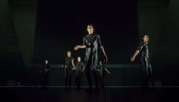 Larsen C de Christos Papadopoulos - Critique sortie Danse Paris Les Abbesses / Théâtre de la Ville