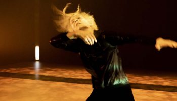 Stations de Louise Lecavalier - Critique sortie Danse Paris Espace Pierre Cardin - Théâtre de la Ville