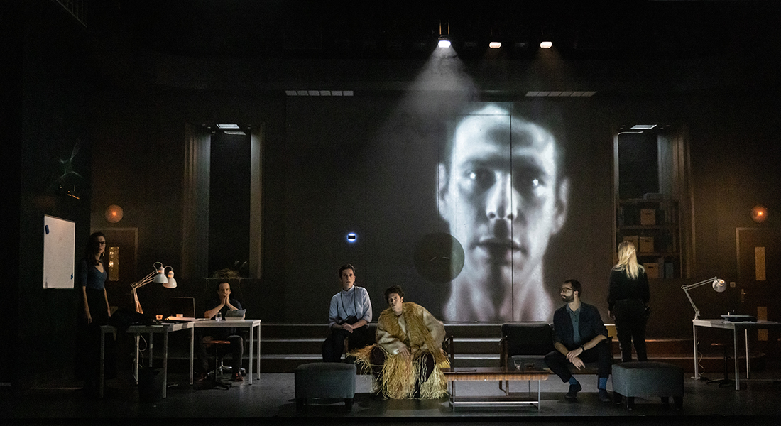 Roman(s) national, de Julie Bertin et Jade Herbulot du Birgit Ensemble - Critique sortie Théâtre la Roche-sur-Yon Le Grand R - Scène nationale de La Roche-sur-Yon