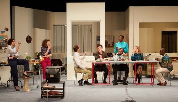 Une Télévision Française de Thomas Quillardet : « porter sans fléchir l’édifice immense du souvenir » - Critique sortie Théâtre Montigny-le-Bretonneux Théâtre de Saint-Quentin-en-Yvelines