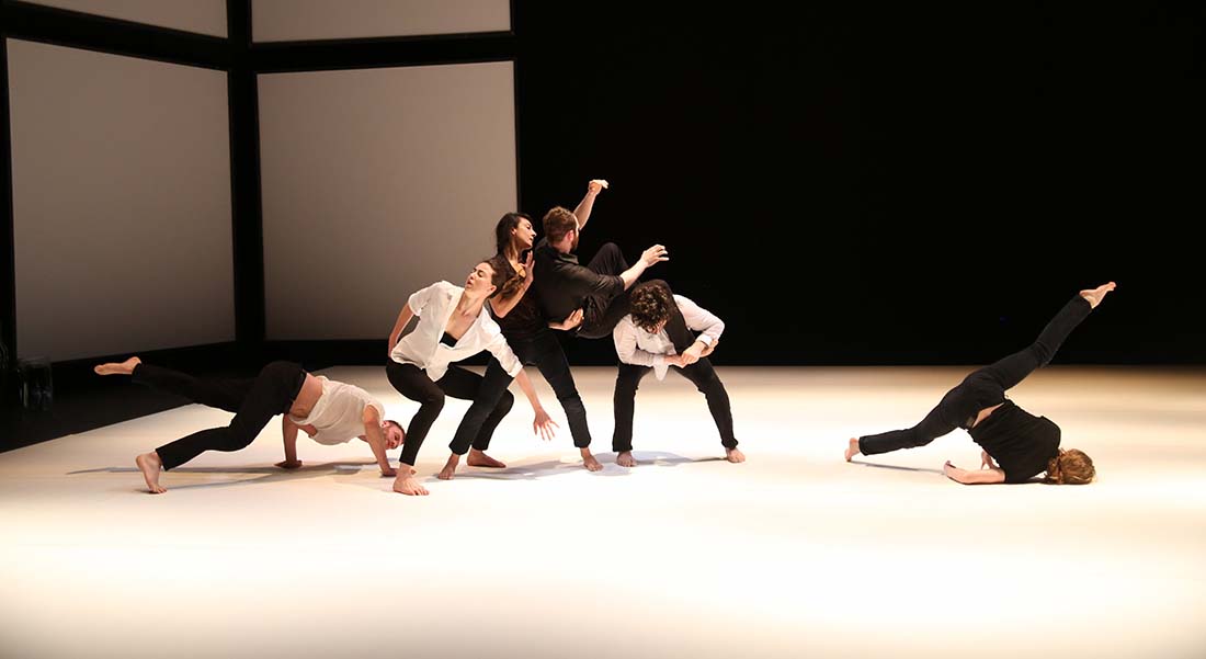 Tendre Achille, Chair Antigone et Sisyphe Heureux forment Une trilogie humaine. - Critique sortie  Grenoble Compagnie 47.49 François Veyrunes