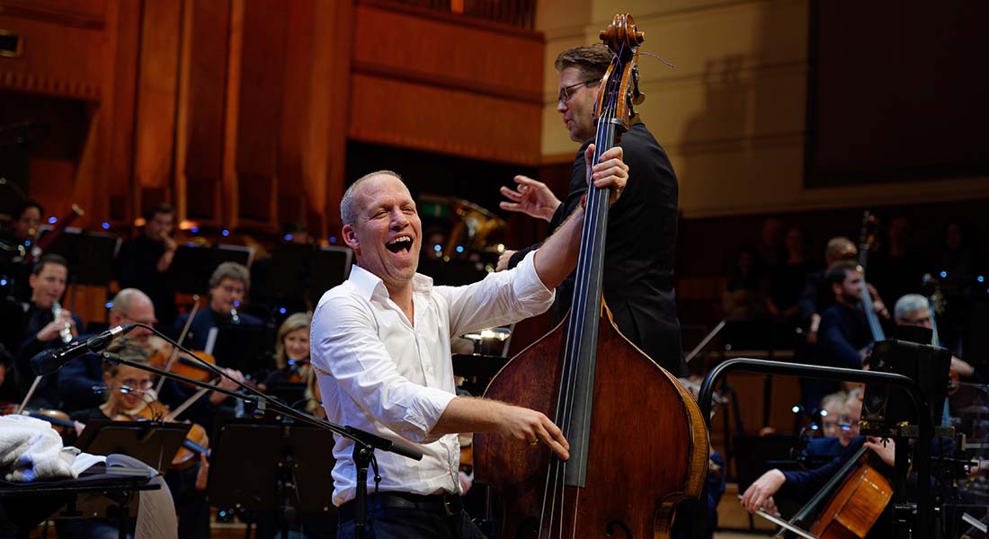 « Two Roses » d’Avishai Cohen - Critique sortie Jazz / Musiques Boulogne-Billancourt La Seine Musicale