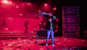 Histoire(s) de France, texte et mise en scène d&rsquo;Amine Adjina - Critique sortie Théâtre Evreux Le Tangram