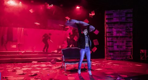 Histoire(s) de France, texte et mise en scène d&rsquo;Amine Adjina - Critique sortie Théâtre Evreux Le Tangram