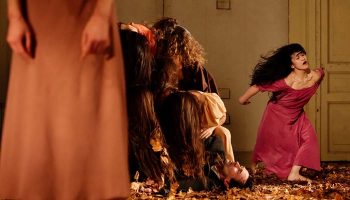 « Barbe-Bleue », le chef-d’œuvre de Pina Bausch arrive au Châtelet - Critique sortie Danse Paris Théâtre du Châtelet