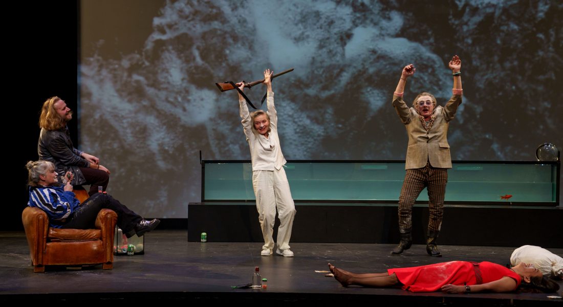 Dans la fumée des joints de ma mère, mise en scène Jean-Louis Martinelli - Critique sortie Théâtre Seine-Saint-Denis CDN Théâtre Gérard Philipe