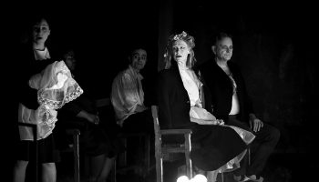 Jean Bellorini reprend Le Jeu des ombres de Valère Novarina avec la musique de Claudio Monteverdi - Critique sortie Théâtre Sceaux Les Gémeaux