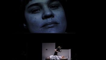 Mélanie Leray met en scène Viviane d’après Julia Deck - Critique sortie Théâtre Paris Le Monfort Théâtre