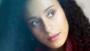 La mezzo-soprano Adèle Charvet, mezzo montante - Critique sortie Classique / Opéra Paris Salle Gaveau