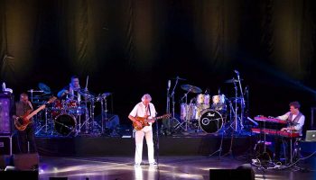 John Mc Laughlin and the 4th dimension - Critique sortie Jazz / Musiques Boulogne-Billancourt La Seine musicale - Auditorium