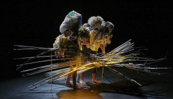 Chêne Centenaire, fable écologique signée Marion Carriau et Magda Kachouche - Critique sortie  Paris