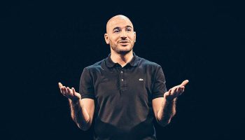 Coming out de Mehdi-Emmanuel Djaadi : une ode touchante à la tolérance - Critique sortie Théâtre Paris Théâtre Tristan Bernard