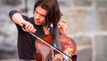 Le violoncelliste Gautier Capuçon crée un concerto de Danny Elfman avec l’Orchestre philharmonique de Radio France - Critique sortie Classique / Opéra Paris Philharmonie