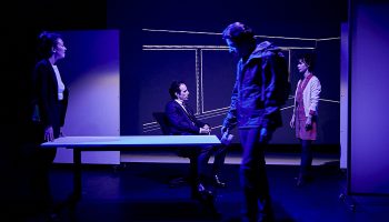 Nina et les managers, de Catherine Benhamou, mise en scène de Ghislaine Beaudout - Critique sortie Théâtre Paris Le 100ECS