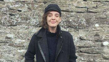 Mirabelle Rousseau reprend sa mise en scène de SCUM Rodeo de Valérie Solanas - Critique sortie Théâtre Paris. Théâtre de la Reine Blanche