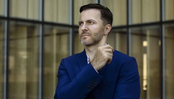 Un accompagnement global, rencontre avec Iñaki Encina Oyón - Critique sortie  Montignac