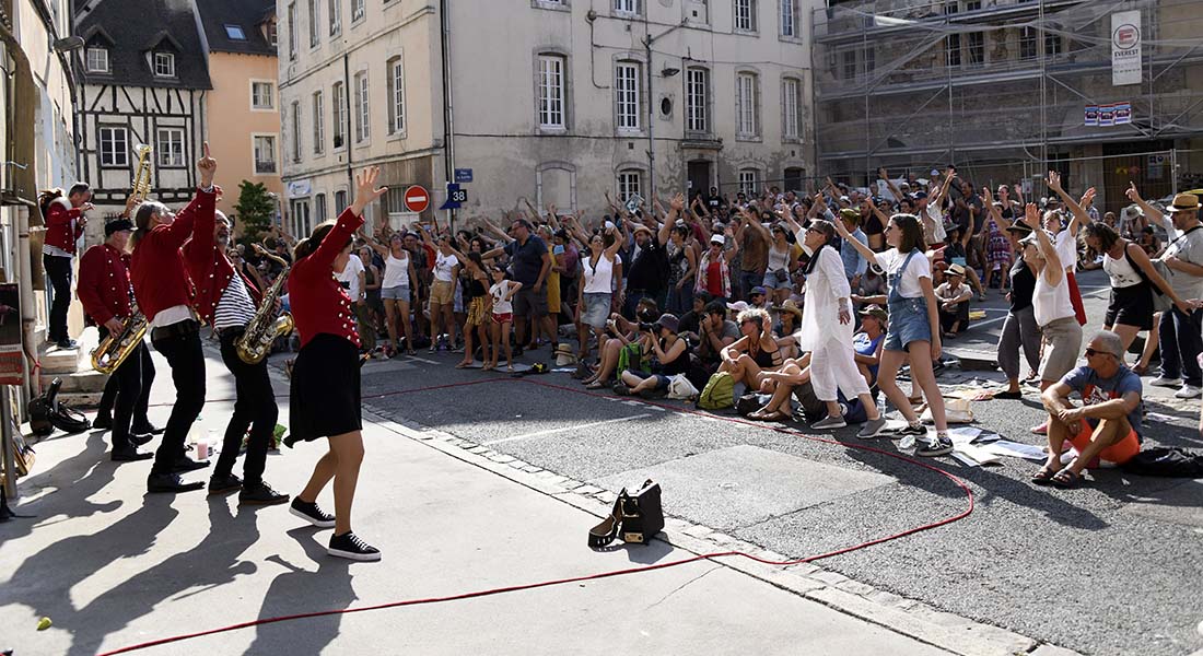 Le festival Chalon Dans La Rue revient du 20 au 24 juillet - Critique sortie Théâtre Chalon-sur-Saône L'Abattoir - Centre National des Arts de la rue